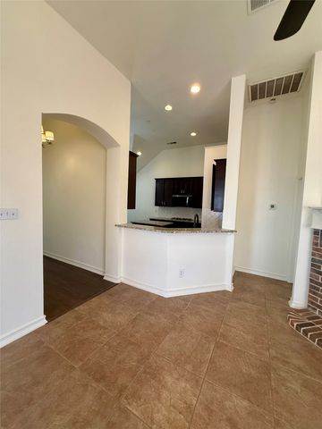 555 Southridge Way, Irving, TX 75063