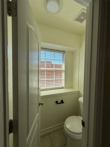 555 Southridge Way, Irving, TX 75063