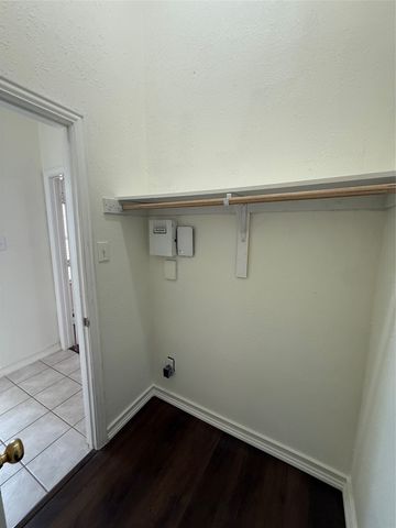555 Southridge Way, Irving, TX 75063