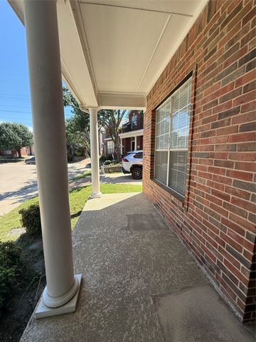 555 Southridge Way, Irving, TX 75063
