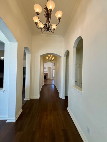 555 Southridge Way, Irving, TX 75063