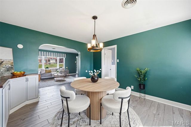 5610 Winona Avenue, St Louis, MO 63109