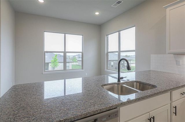 8368 Greentree Drive, Lenexa, KS 66227