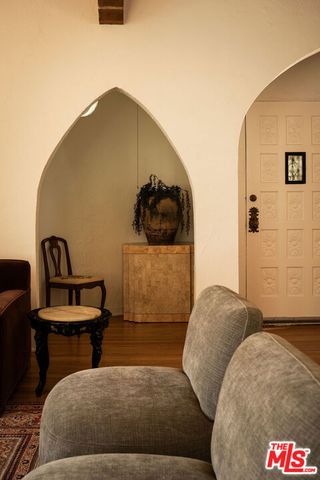 3895 Fredonia Drive, Los Angeles, CA 90068