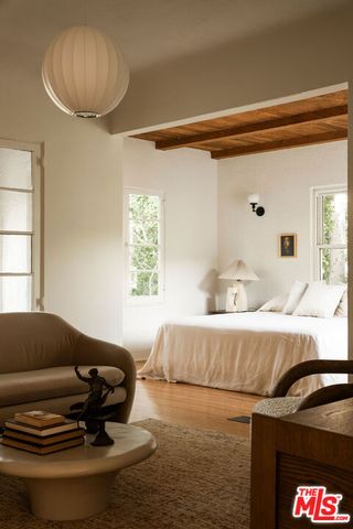 3895 Fredonia Drive, Los Angeles, CA 90068