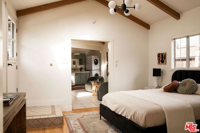 3895 Fredonia Drive, Los Angeles, CA 90068