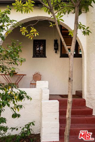 3895 Fredonia Drive, Los Angeles, CA 90068