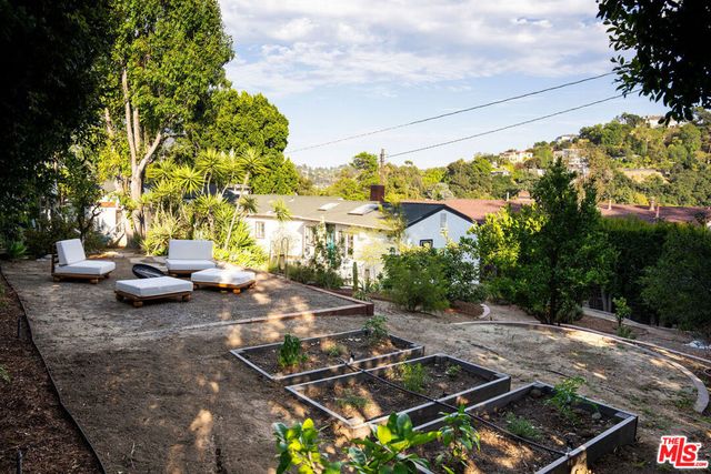 3895 Fredonia Drive, Los Angeles, CA 90068