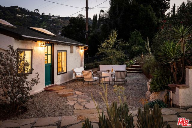 3895 Fredonia Drive, Los Angeles, CA 90068