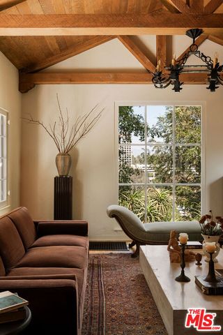 3895 Fredonia Drive, Los Angeles, CA 90068