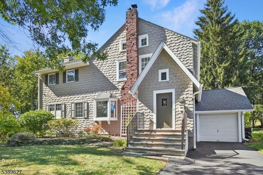29 Herbert Ter, Livingston Twp., NJ 07039