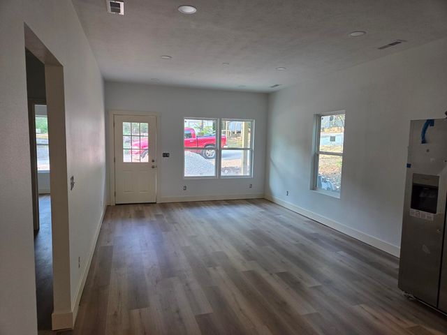 4058 Red Oak Road, Merriam Woods, MO 65740