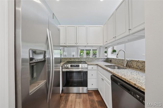 10 Manhattan Mews, St Louis, MO 63108