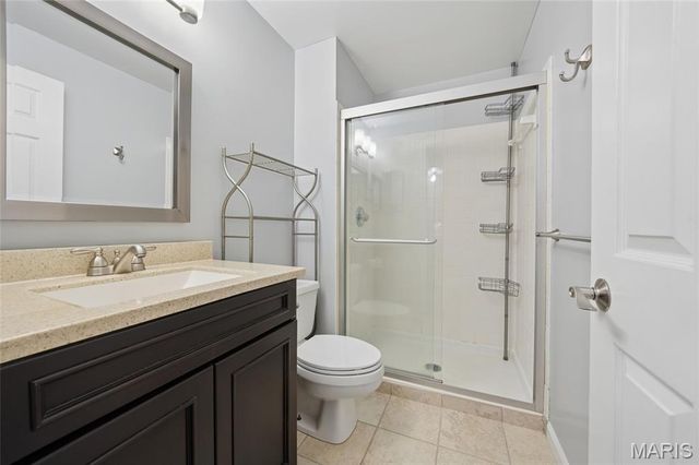 10 Manhattan Mews, St Louis, MO 63108