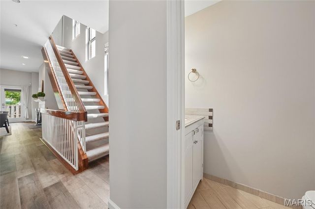 10 Manhattan Mews, St Louis, MO 63108