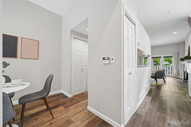 10 Manhattan Mews, St Louis, MO 63108
