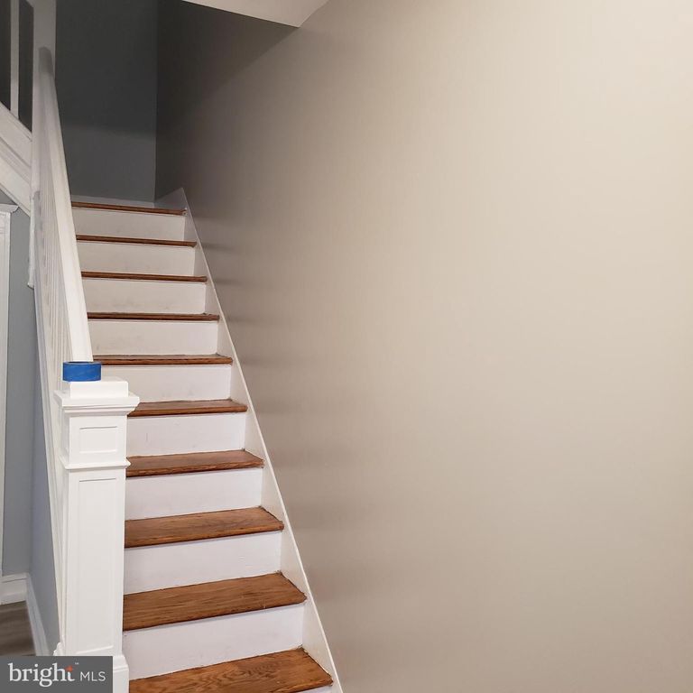 Image 25 of property listing at 4704 KERNWOOD AVE, Baltimore, MD 21212