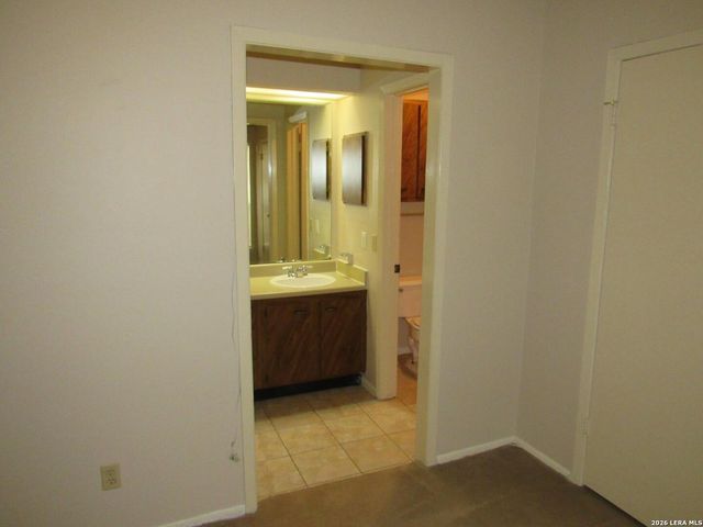 3843 Barrington Unit 165Q, San Antonio, TX 78217