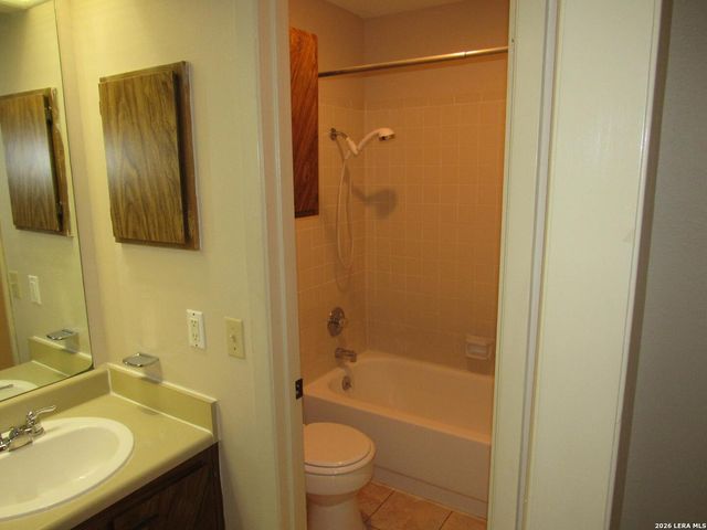 3843 Barrington Unit 165Q, San Antonio, TX 78217