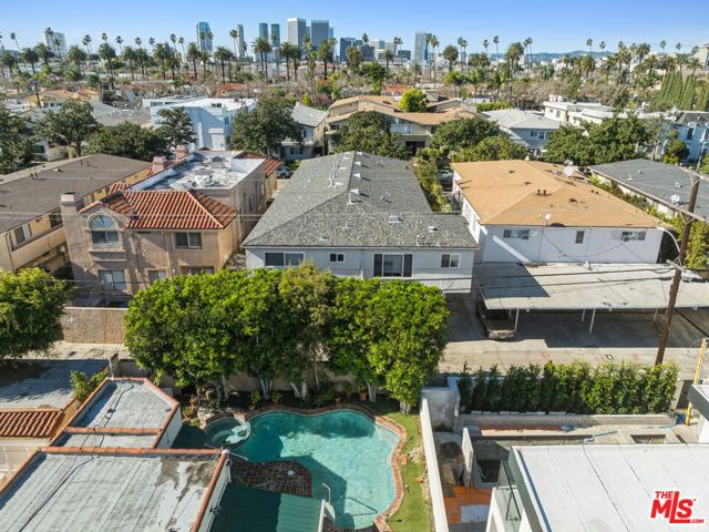 320 S Doheny Drive, Beverly Hills, CA 90211
