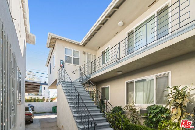 320 S Doheny Drive, Beverly Hills, CA 90211