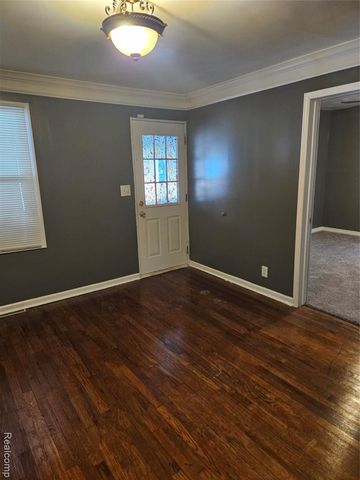 20999 Seminole Street, Southfield, MI 48033