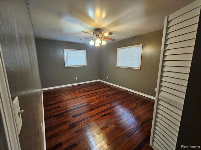 20999 Seminole Street, Southfield, MI 48033