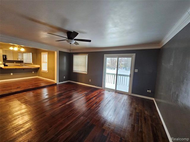 20999 Seminole Street, Southfield, MI 48033