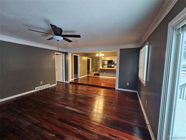 20999 Seminole Street, Southfield, MI 48033