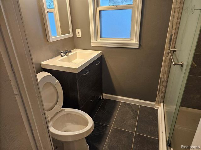 20999 Seminole Street, Southfield, MI 48033