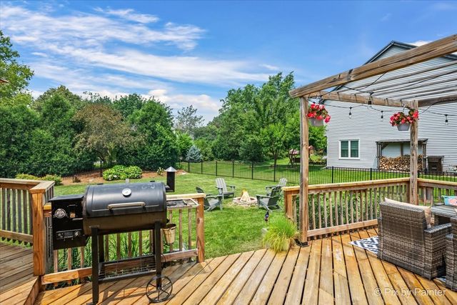 1756 Somerfield Lane, Crystal Lake, IL 60014