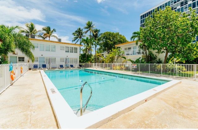 6865 Bay Dr 7, Miami Beach, FL 33141