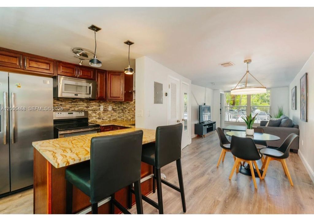 6865 Bay Dr 7, Miami Beach, FL 33141