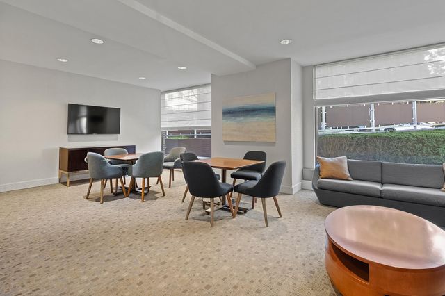 6636 Yellowstone Blvd Apt 14B, New York City, NY 11375