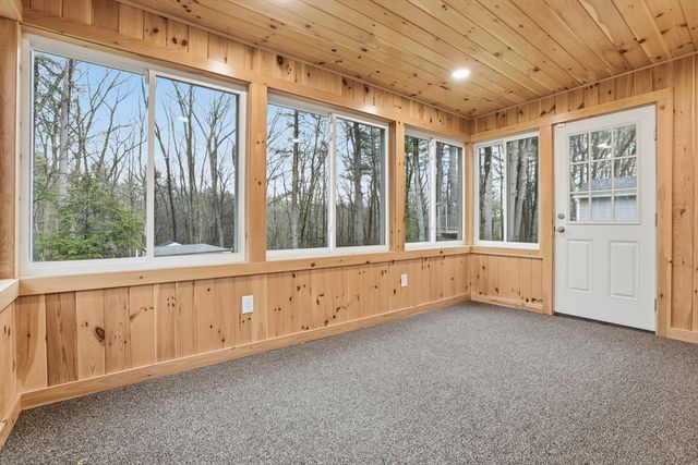 56 Sherwood Hill Dr, Holden, MA 01520