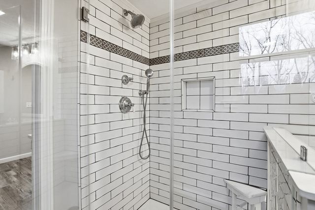 56 Sherwood Hill Dr, Holden, MA 01520