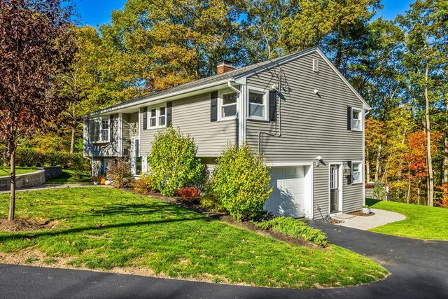 56 Sherwood Hill Dr, Holden, MA 01520