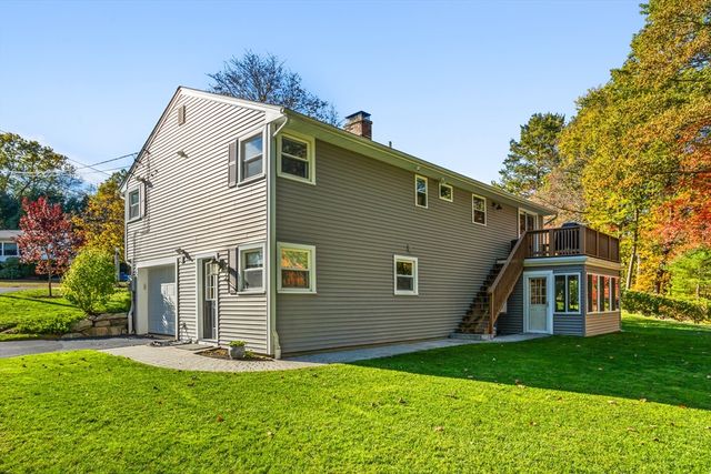 56 Sherwood Hill Dr, Holden, MA 01520