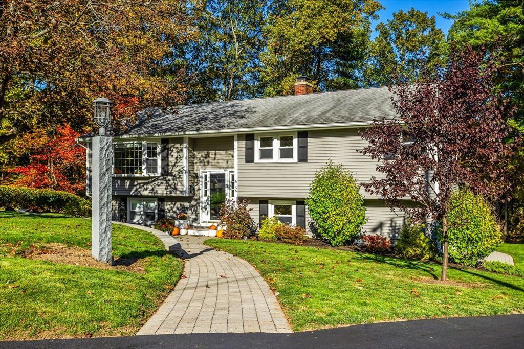 56 Sherwood Hill Dr, Holden, MA 01520