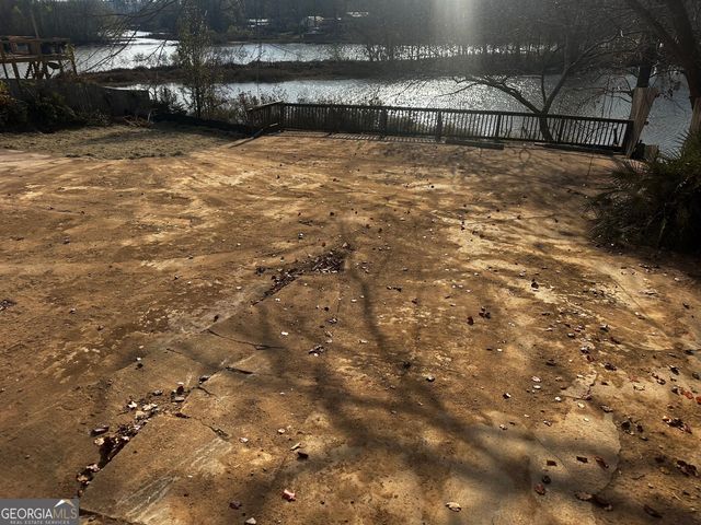 273 S River Drive, Jackson, GA 30233