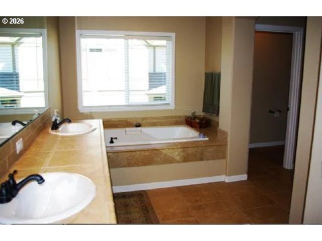11706 Sw GRENOBLE St, Wilsonville, OR 97070