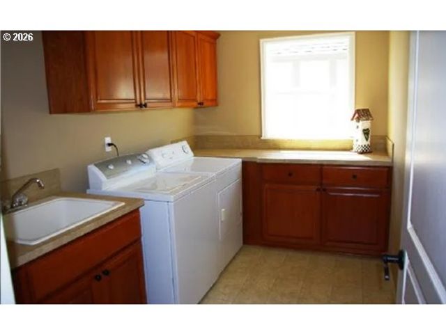 11706 Sw GRENOBLE St, Wilsonville, OR 97070