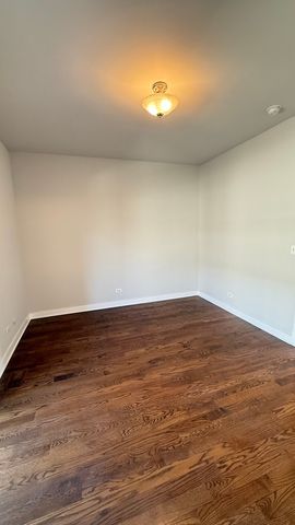 3232 S Shields Avenue, Chicago, IL 60616