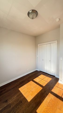 3232 S Shields Avenue, Chicago, IL 60616