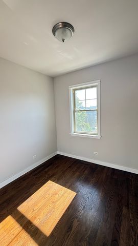 3232 S Shields Avenue, Chicago, IL 60616
