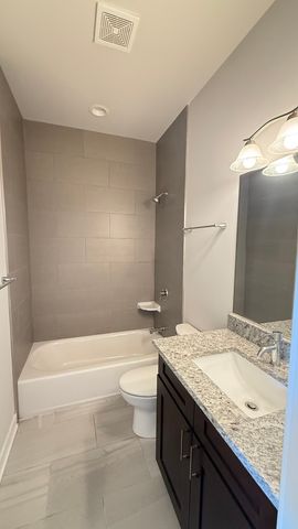 3232 S Shields Avenue, Chicago, IL 60616