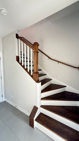 3232 S Shields Avenue, Chicago, IL 60616