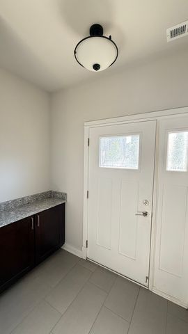 3232 S Shields Avenue, Chicago, IL 60616