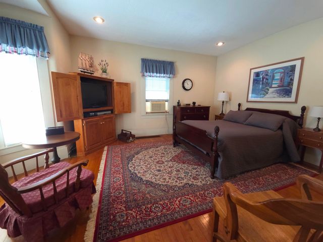 599 S Main Street, Manchester, NH 03102