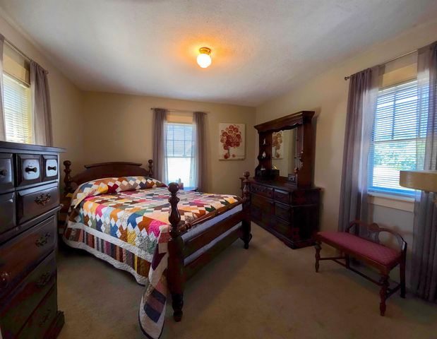 599 S Main Street, Manchester, NH 03102